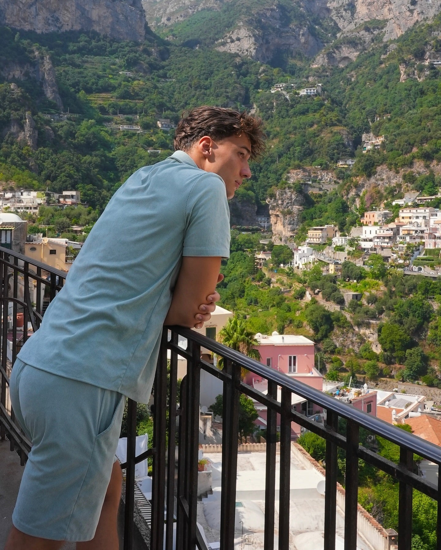 Pack Exclusivo R&L: Camisa Elegante + Short de Regalo